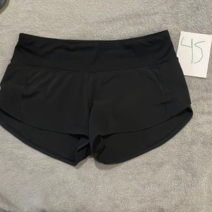 Lululemon speed shorts black  sz 4 inseam 2.5 in liner intact